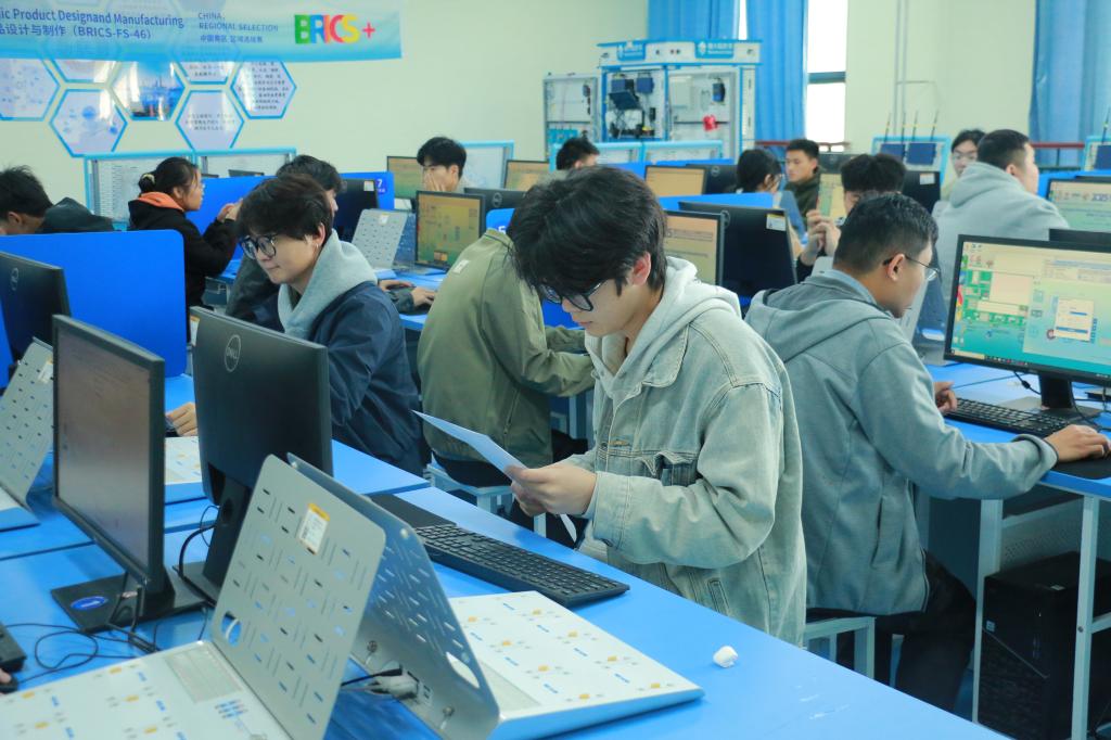 科技競技展風采，產教融合育新才——2025年金磚國家職業(yè)技能大賽“智能電子產品設計與制作”賽項山東省選拔賽圓滿落幕